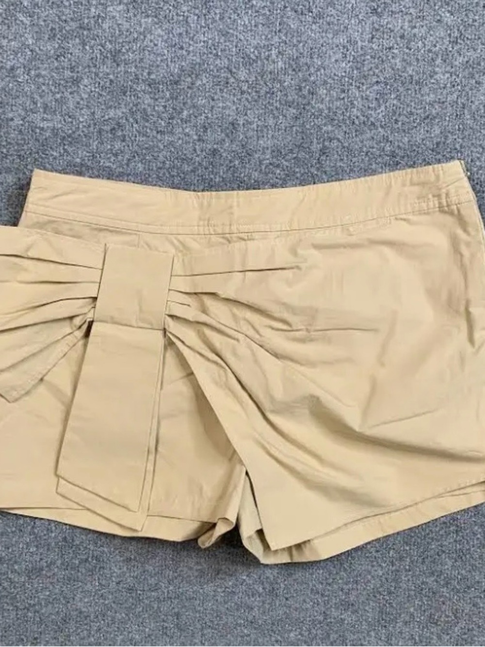 NEW/ Sunday In Brooklyn Shorts Women /Medium/ Light sand/  Side Zip